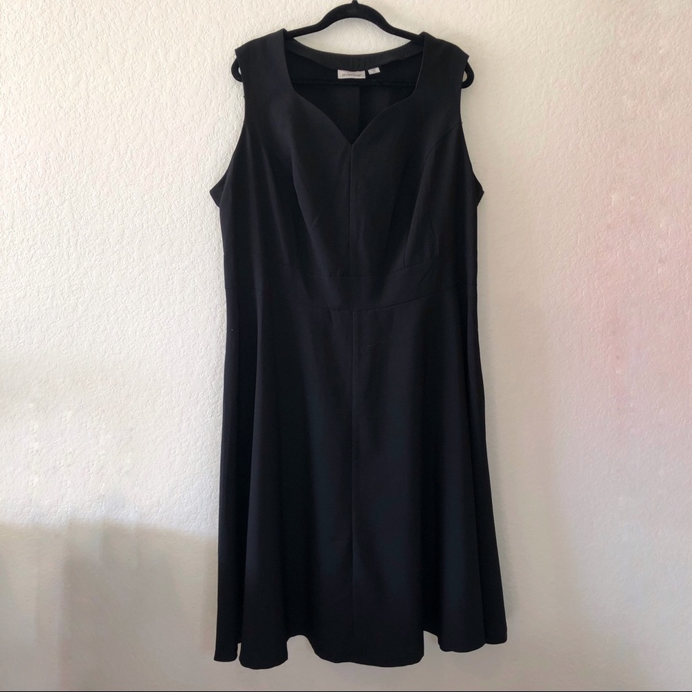 Avenue Dress Black Sweetheart Neck Sleeveless Dress LBD Sz 20 EUC Swing Skirt